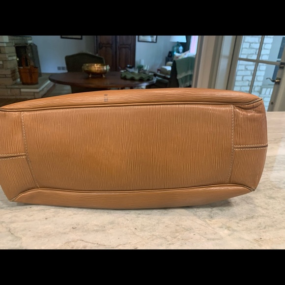 Louis Vuitton Epi Leather Handbag - Picture 3 of 7